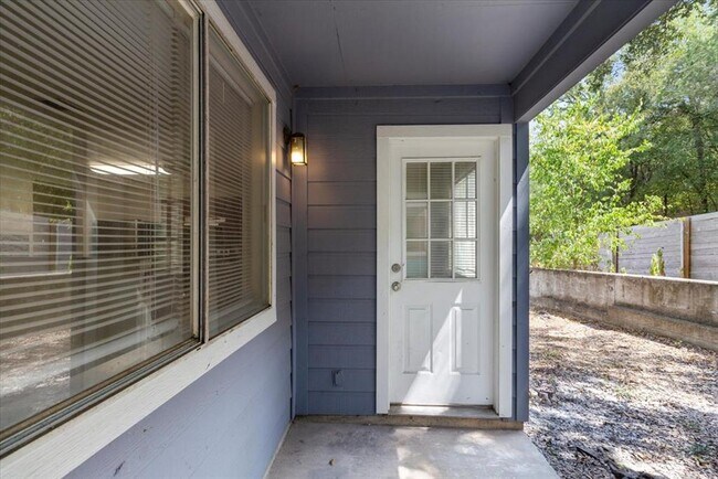 Building Photo - 887 Sagewood Trail