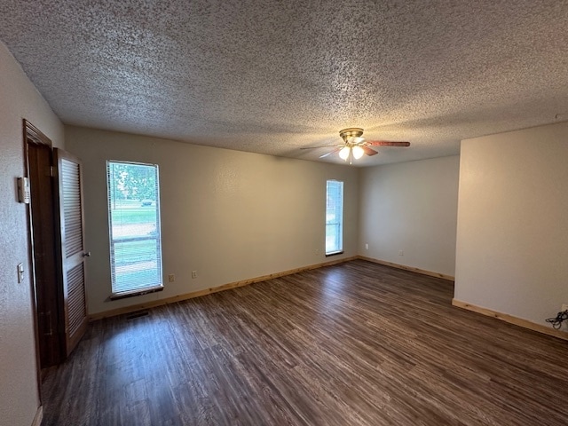 Building Photo - 13733 Fairhill Ave