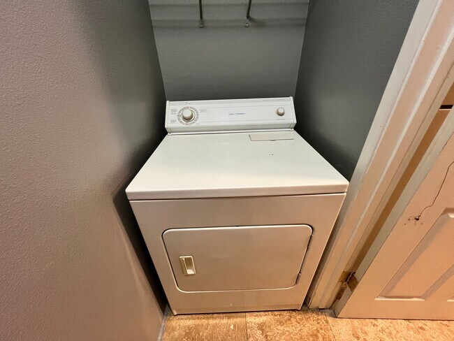 Building Photo - 2615 W Gary Ave