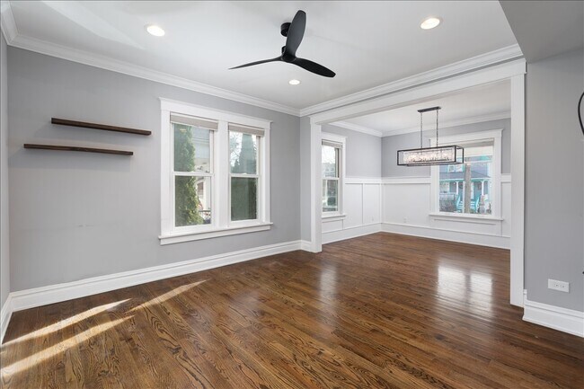 Building Photo - 18 N Main St