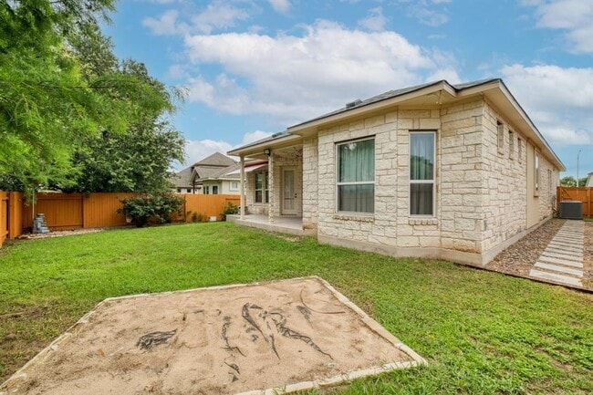 Building Photo - 14921 Iveans Way