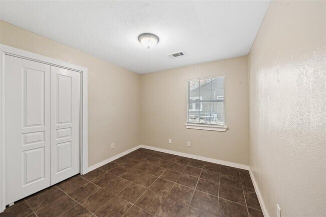 Building Photo - 202 Penick Rd