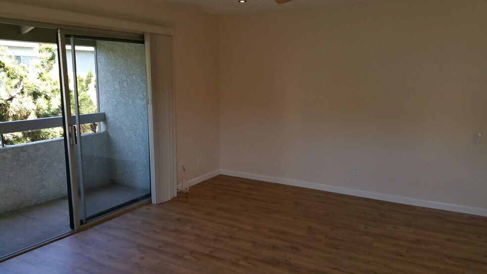 Building Photo - 2841 S Fairview St