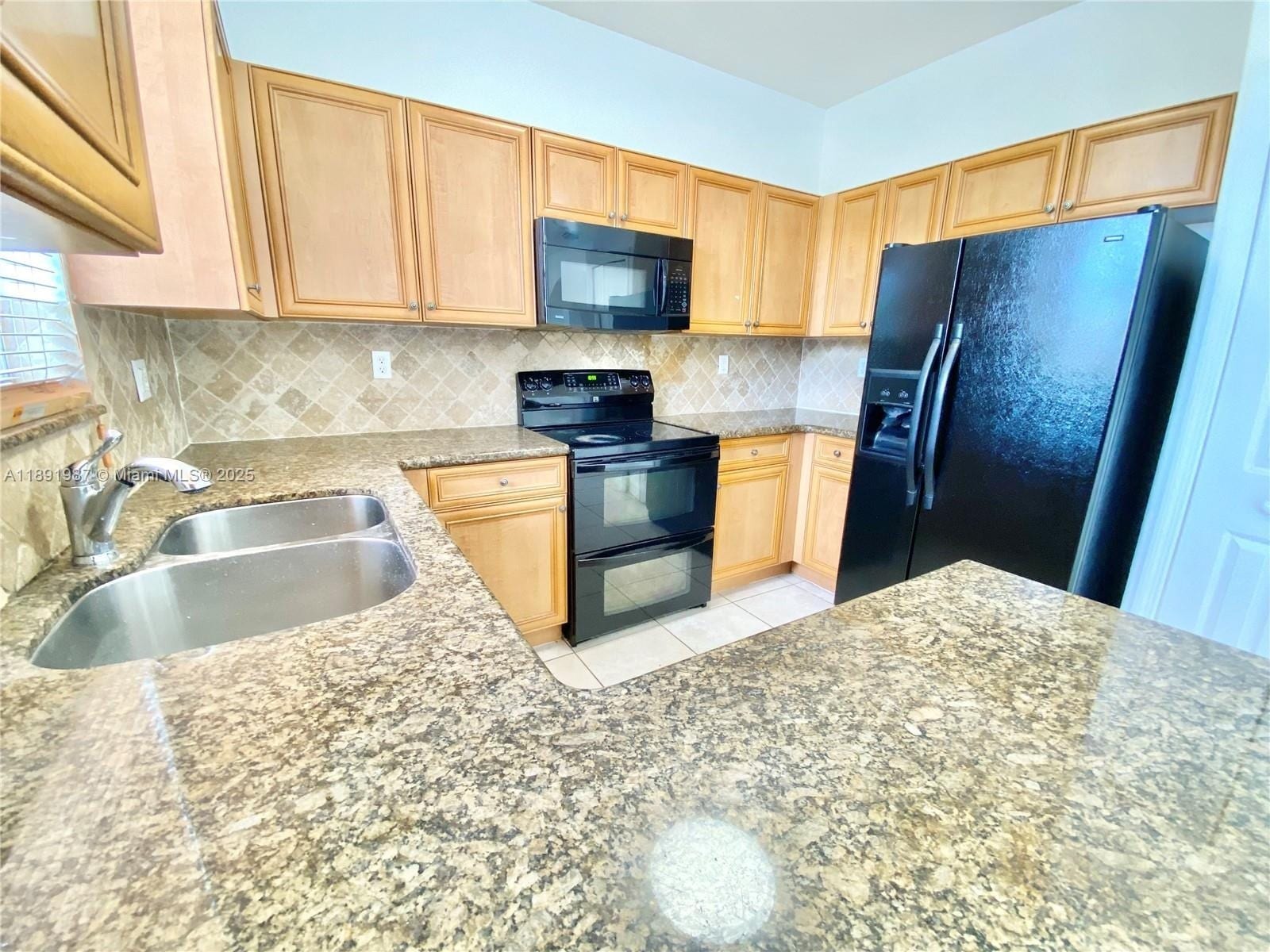 Building Photo - 990 NW 99th Ct