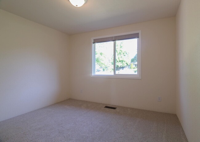 Building Photo - 2670 Fijian Way