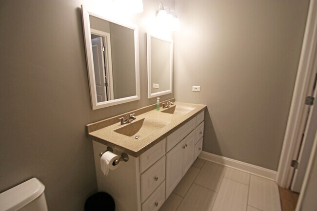 Building Photo - 1613 Silverstone Dr