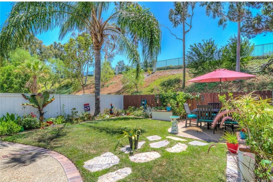 Building Photo - 933 S Lone Pine Ln