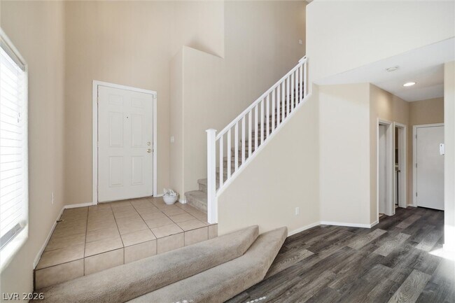 Building Photo - 528 Round Reign Ave