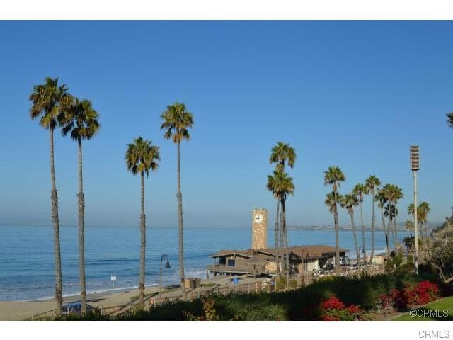 Building Photo - 408 Avenida Santa Barbara