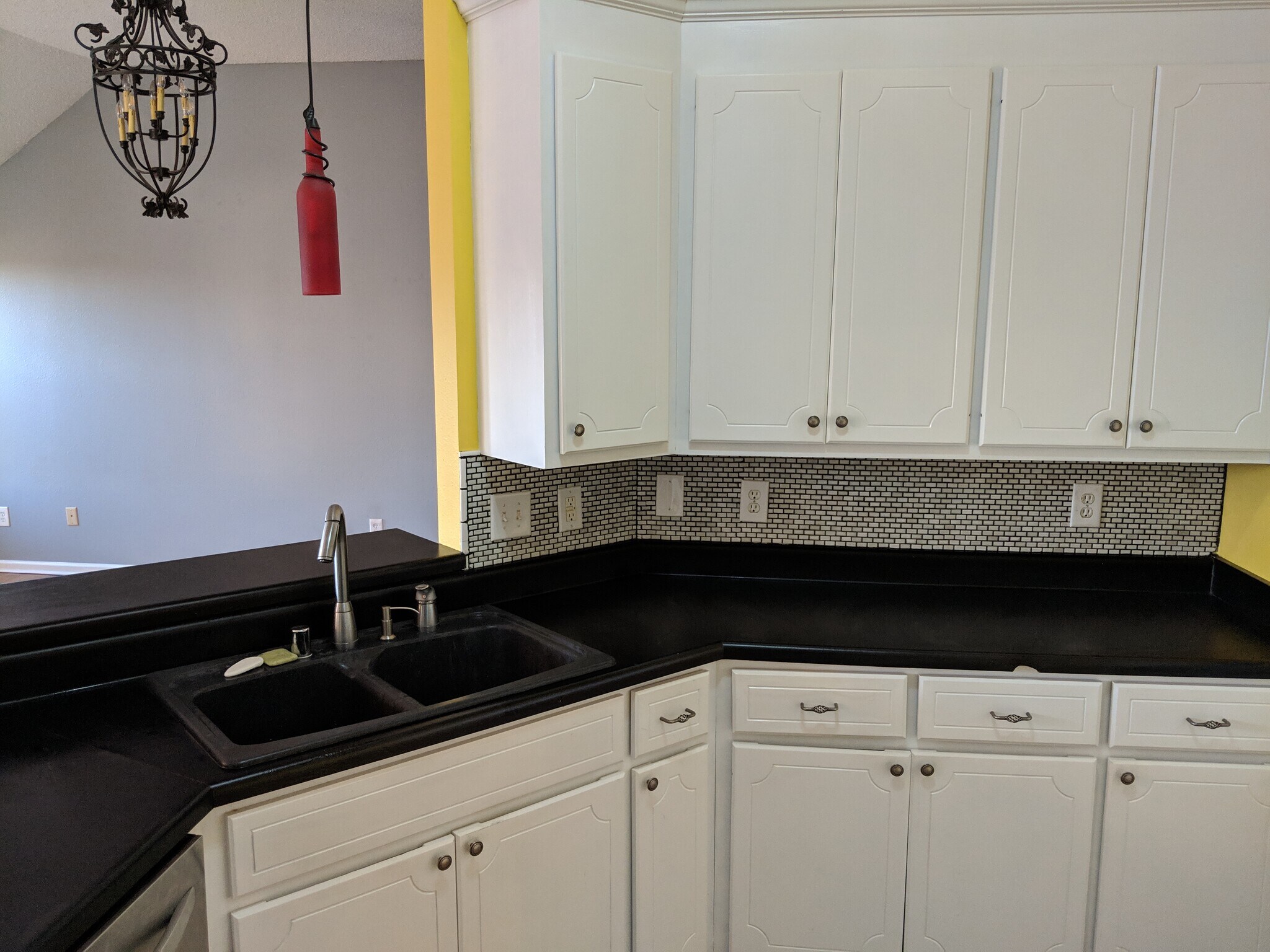 Kitchen - 101 Vistawood Ct