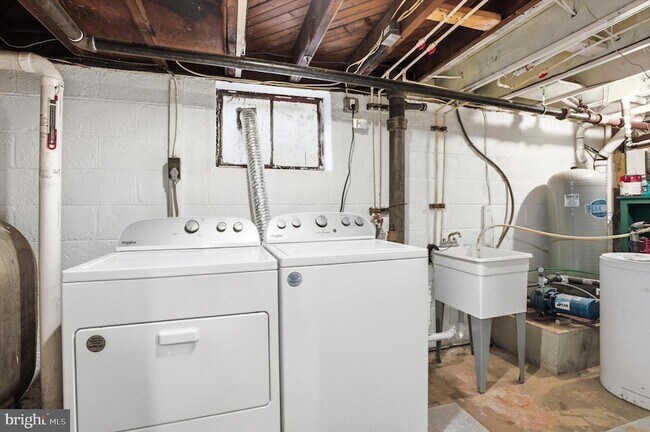 Building Photo - 30 Upper Ferry Rd