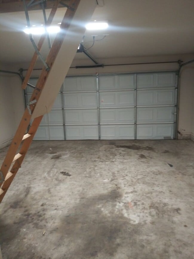 Building Photo - Beautiful 3 Bed 2 bath home!