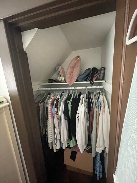Bedroom 2 Closet - 141 Parkwood Ave