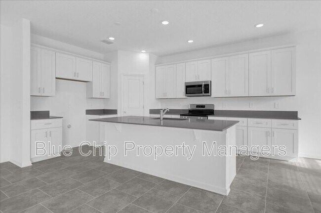 Building Photo - 2025 Shaggy Fisher Dr