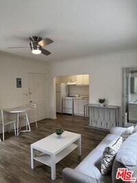 Building Photo - 265 S Manhattan Pl