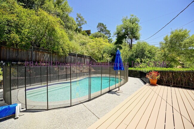 Building Photo - Spacious Greenbrae Home Featuring Expansiv...