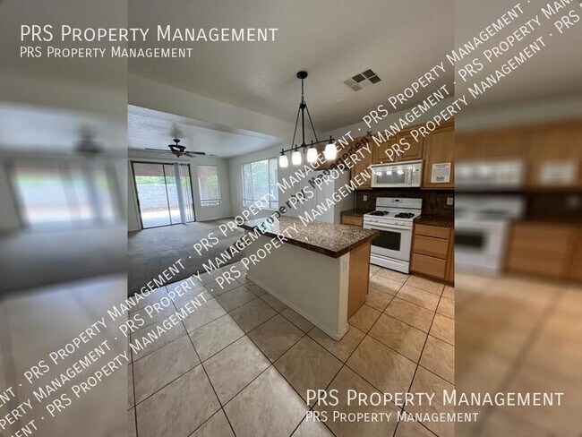Building Photo - 4135 E Bellerive Dr