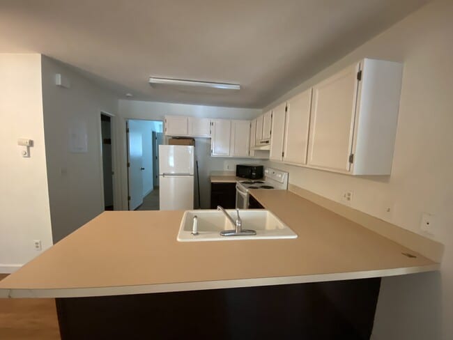 Building Photo - 3565 Windmill Dr