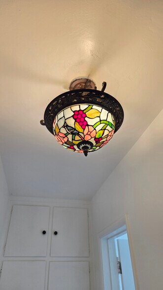 Building Photo - 3552 Locke Ave