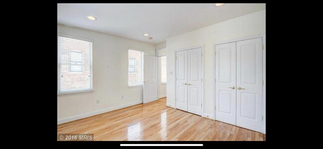 Building Photo - 3 Bed - Pets Allowed Near Patterson Park