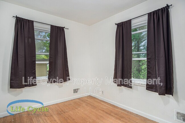 Building Photo - 1546 7th St NW