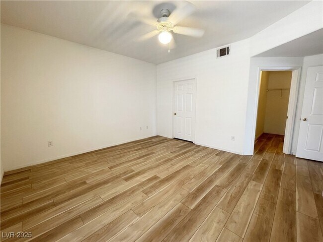 Building Photo - 6160 Rumrill St