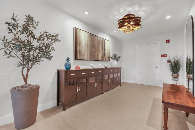 Building Photo - 2246 Paseo Roseta