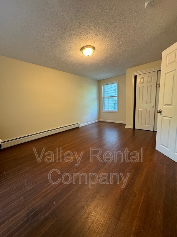 Building Photo - 201 Middle St