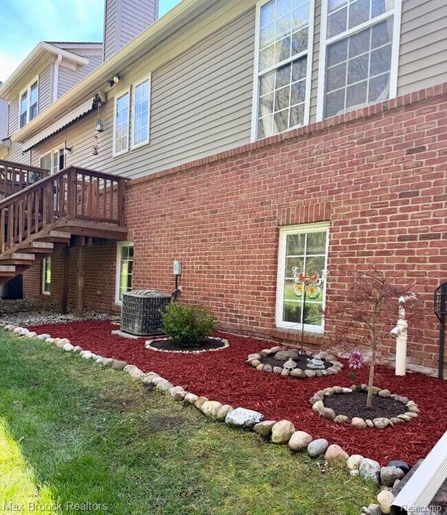 Building Photo - 661 Telya Ridge