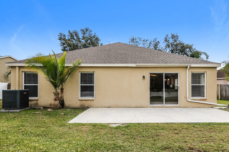 Building Photo - 29613 Morningmist Dr