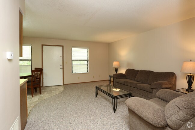 2BR, 1BA - Smith Apartments @ 1012 W Clark