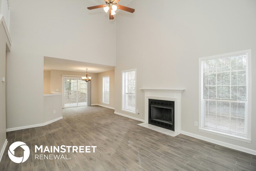 Building Photo - 3204 Rimrock Dr