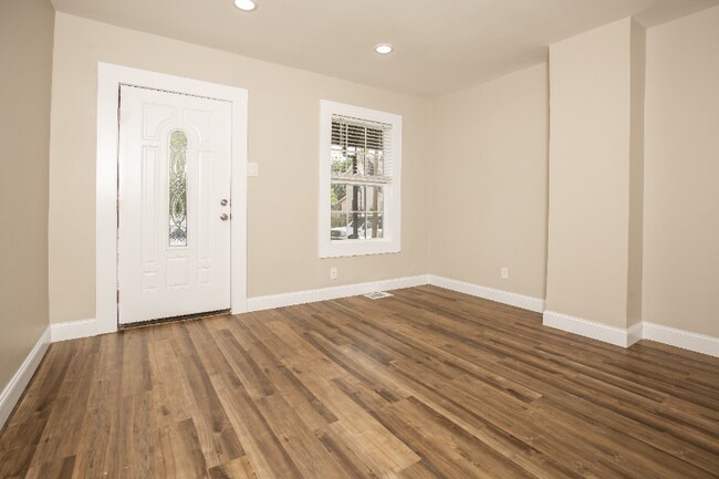 Building Photo - 676 Hanford St