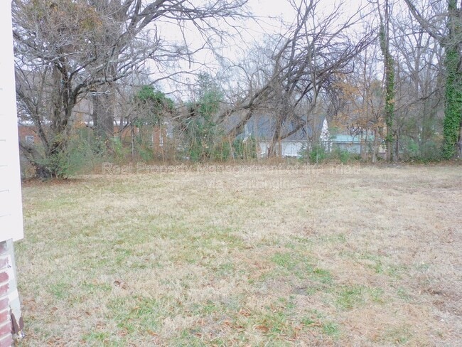 Building Photo - 201 Sheppard St