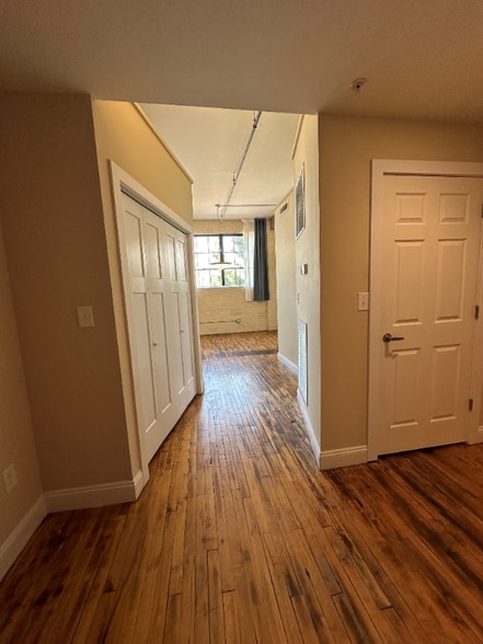 Building Photo - 109 N Hayne St