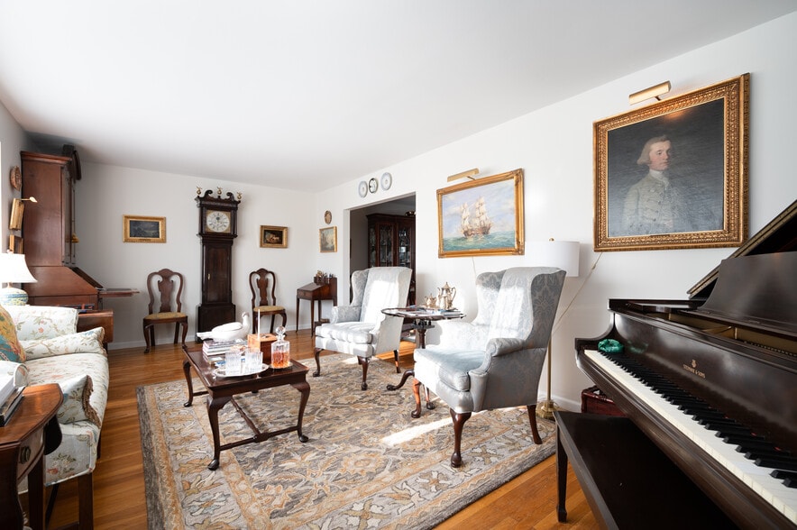 Living Room - 2409 Sweetbriar Rd