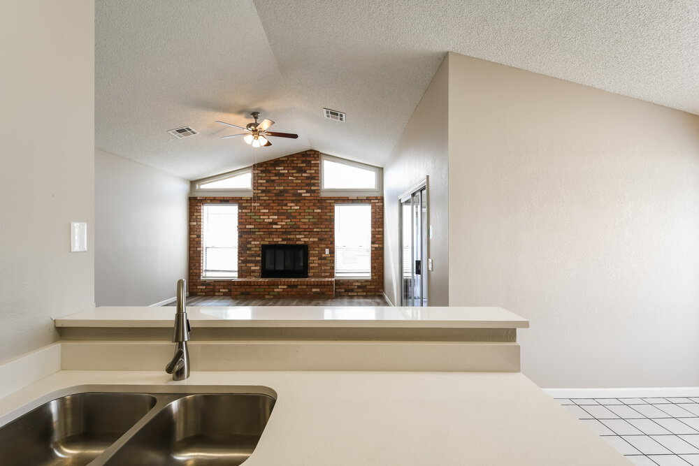 Building Photo - 20610 N 6th Dr