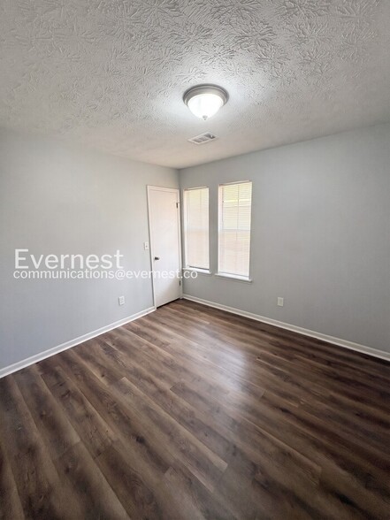 Building Photo - 8038 Flamingo Dr