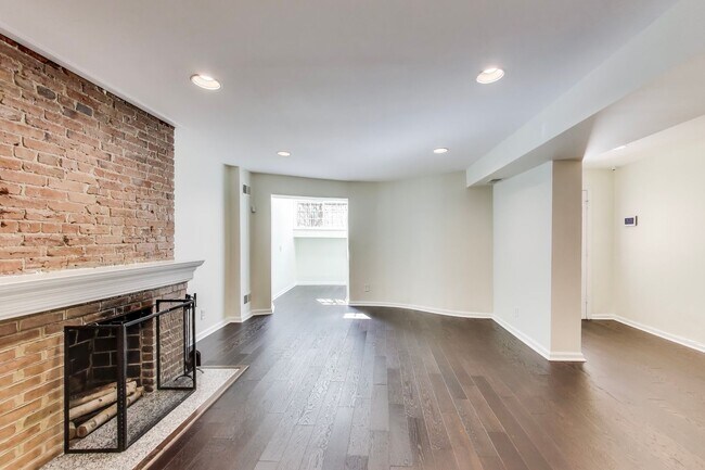 Building Photo - Peaceful 2BD/2BA - Two Level Condo in the Heart of Dupont Circle!