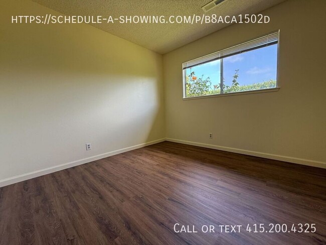 Building Photo - 938 Estrada Ct
