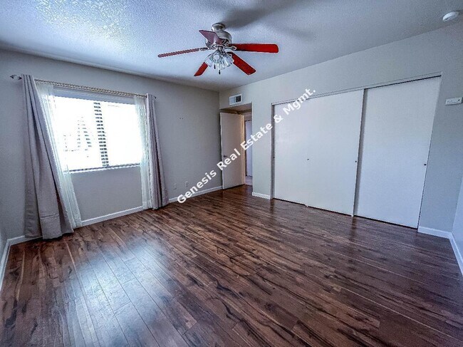 Building Photo - 2bd townhouse in Winterhaven