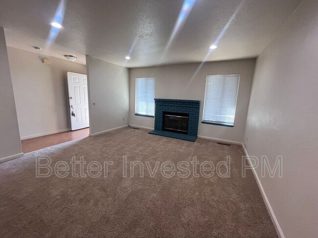 Building Photo - 5919 Montecito Blvd