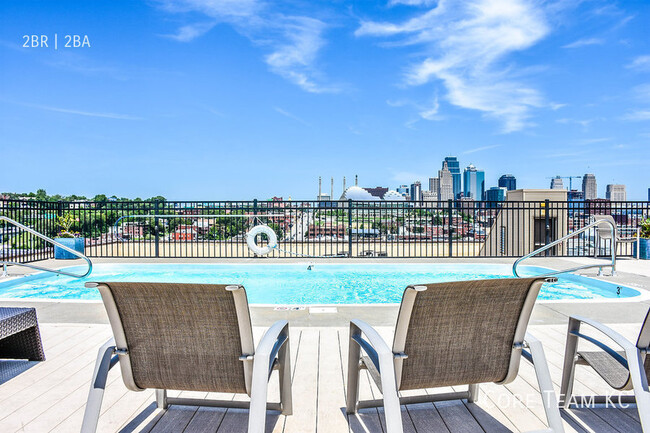 Building Photo - LARGE CORNER LOFT WITH DOWNTOWN VIEWS