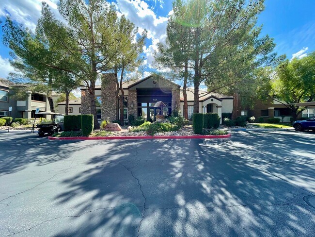 Building Photo - 555 E Silverado Ranch Blvd