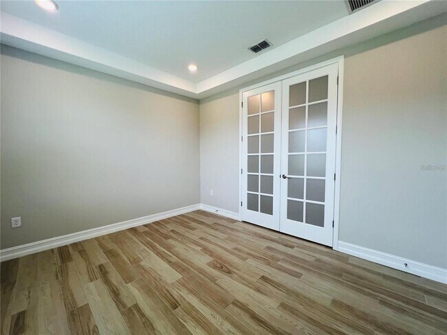 Building Photo - 4567 Tivoli Dr