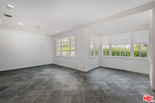 Building Photo - 1201 Loma Vista Dr
