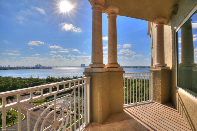 Building Photo - 5310 N Ocean Dr