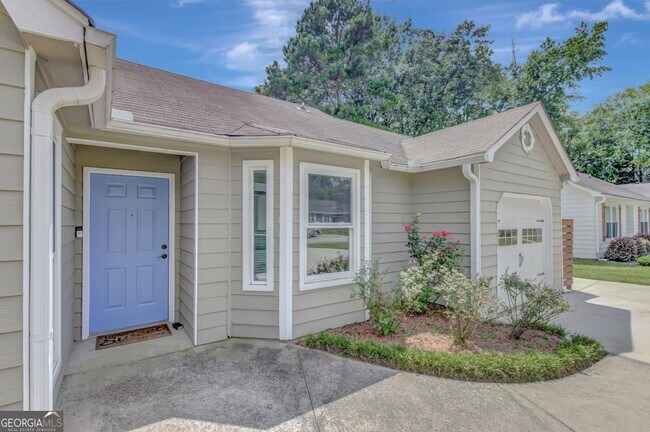 Building Photo - 506 Iris Glen