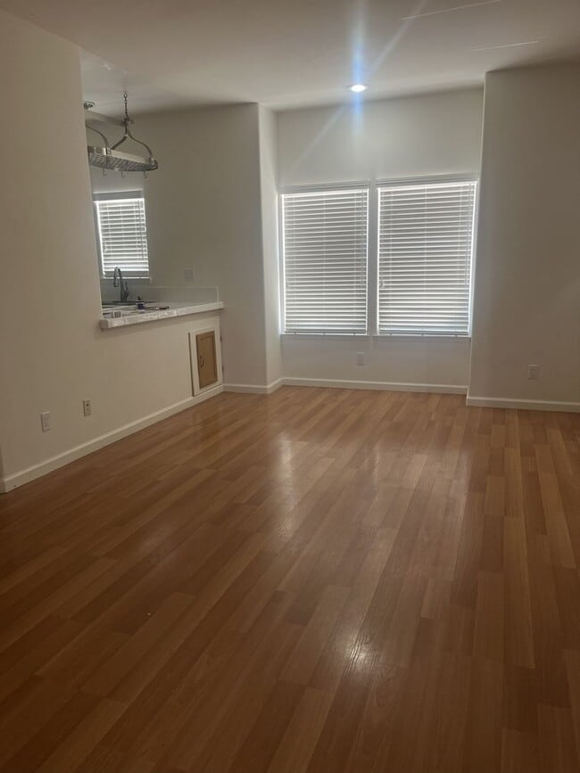 Building Photo - Charming 2 Bedroom-1.5 bath Home Available...