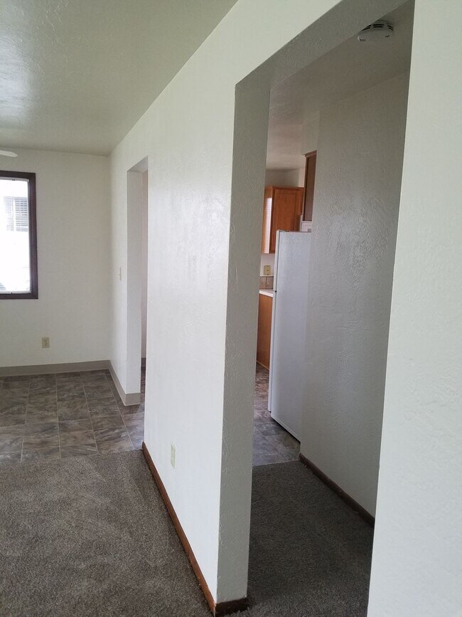 Building Photo - 2415-2425-2425 Wooddale Ave NE